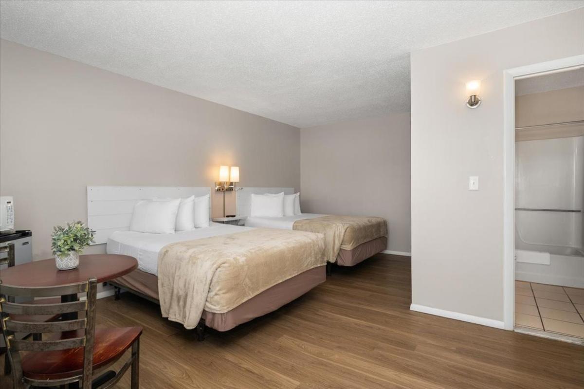 Bum West-o Motel